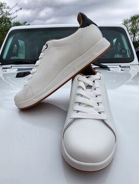 Kuru ROAM Women's White, Tan, Black ALeather Sneakers.